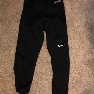 Nike Pants & Jumpsuits - Women’s Nike pro capris Nike Pants & Jumpsuits - Women’s Nike pro capris